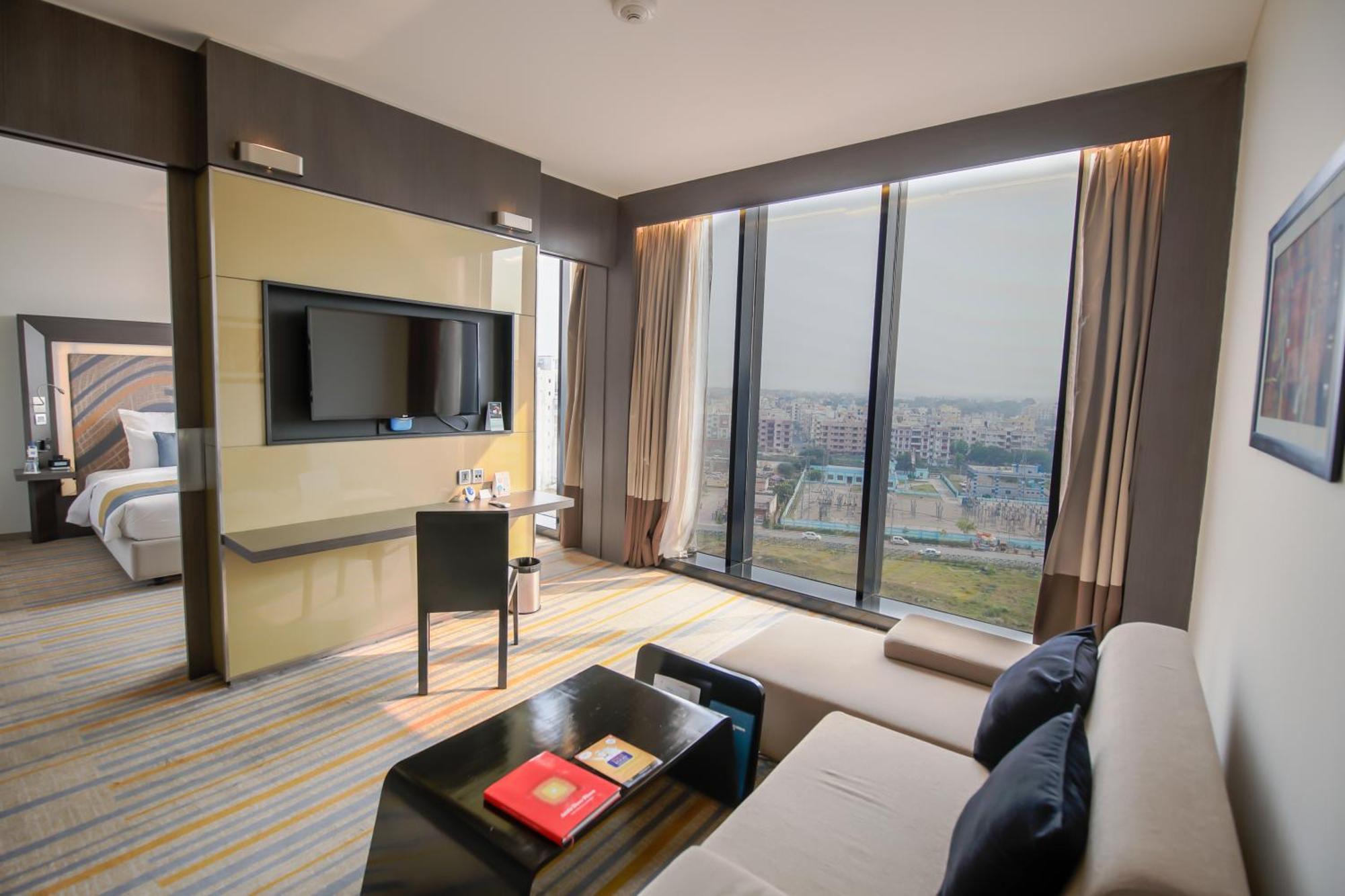 Novotel Kolkata Hotel&Residences Esterno foto
